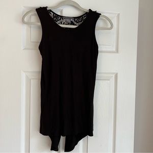 Chelsea & Theodore black sleeveless top, size XS